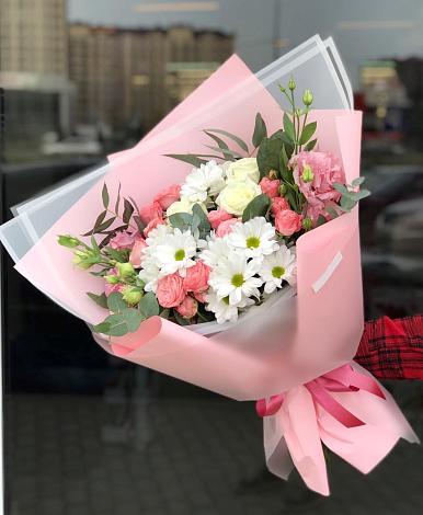 Букет цветов из: Розы, Лизиантусы и Хризантемы в Поселок НИИРП